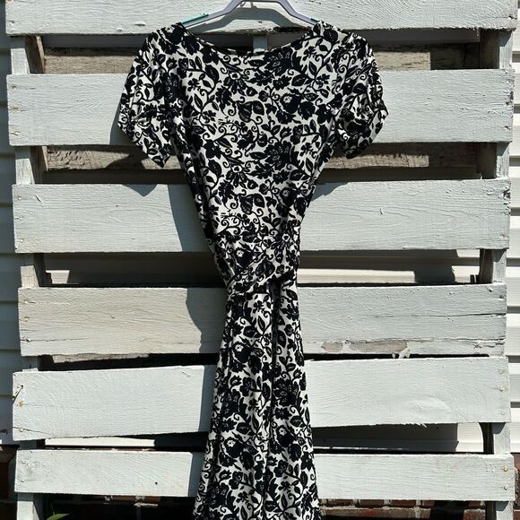 Donna Morgan Faux Wrap Dress - Picture 7 of 7